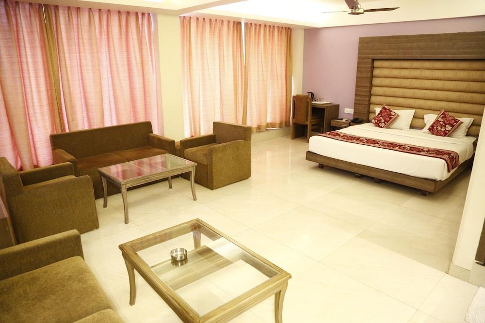Palette Hotel Nisarga By Sunday Bhopal Esterno foto