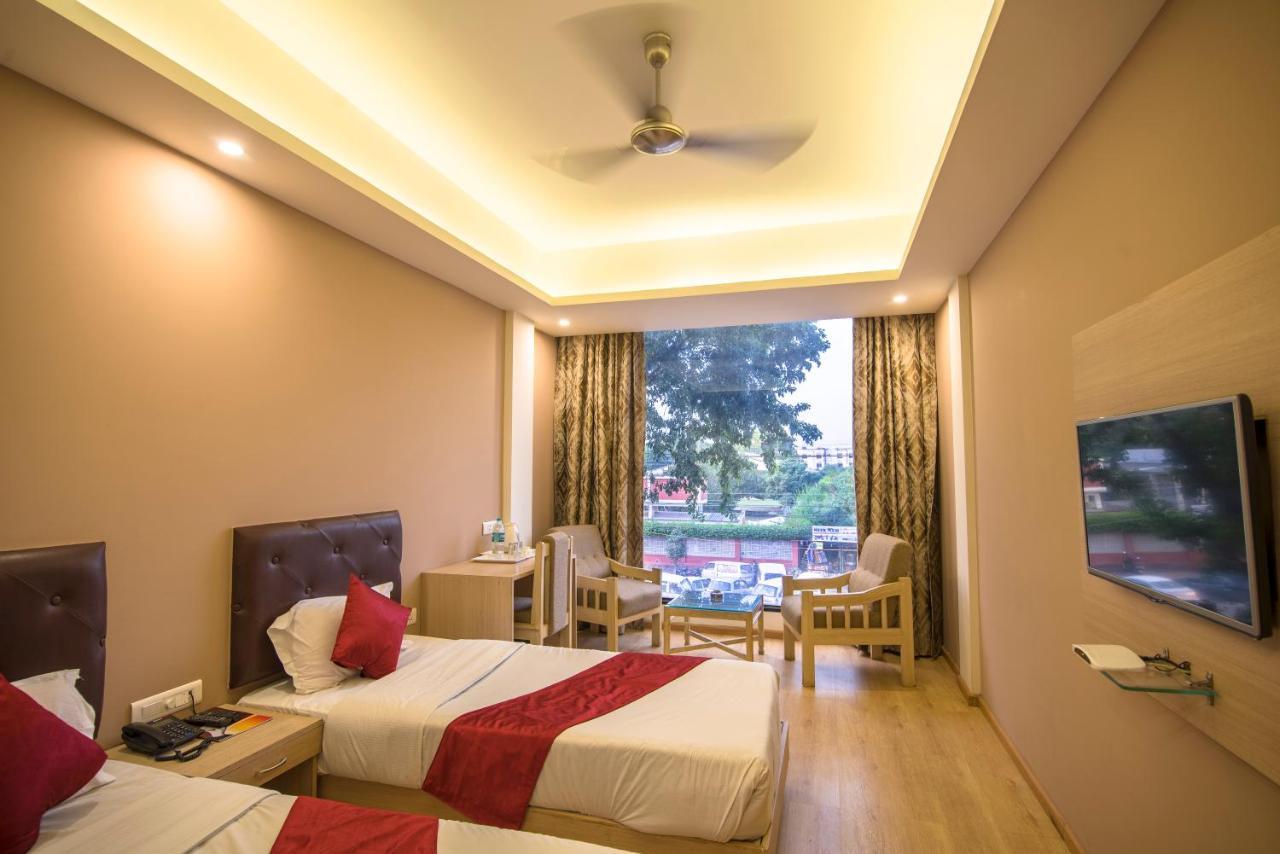 Palette Hotel Nisarga By Sunday Bhopal Esterno foto
