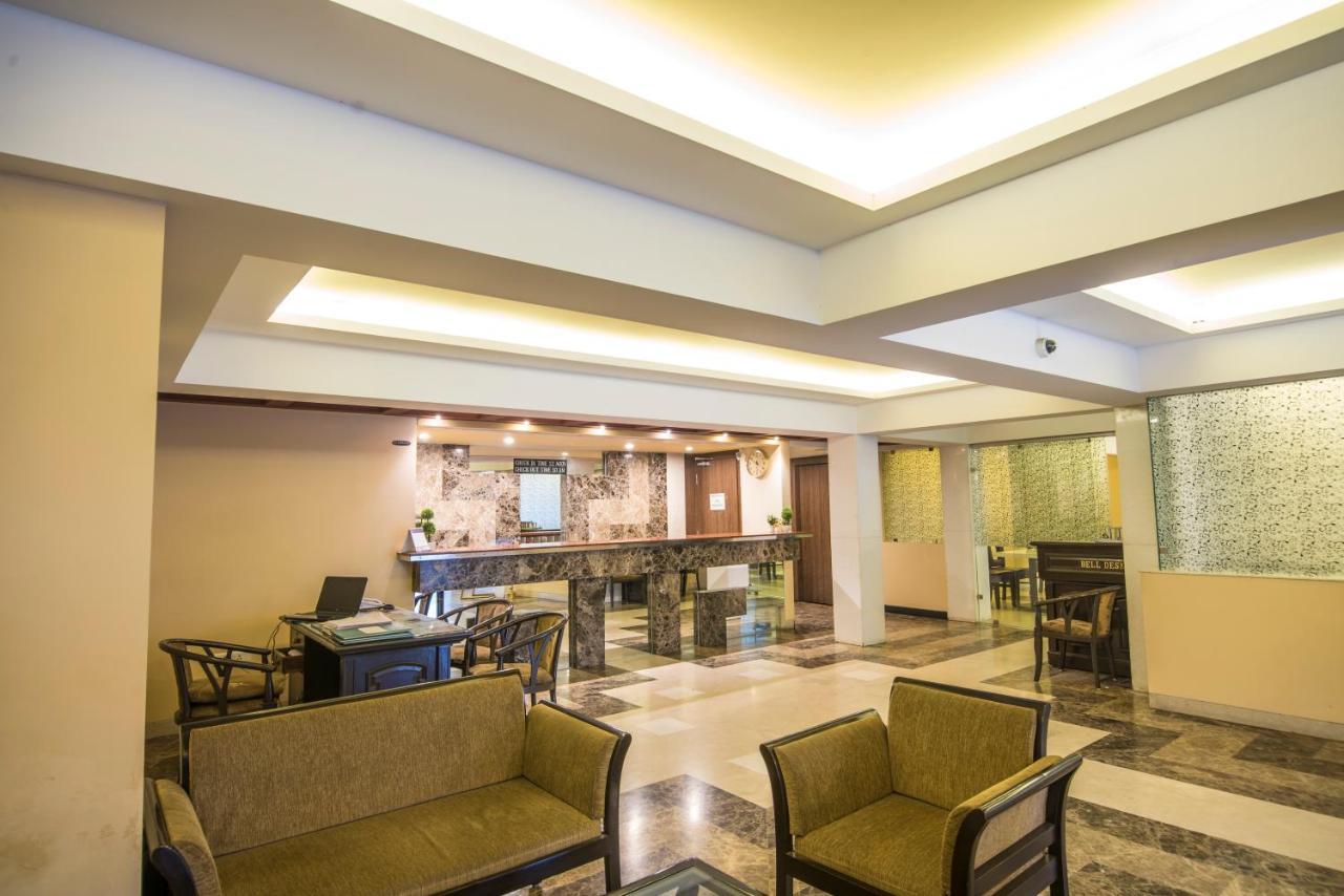 Palette Hotel Nisarga By Sunday Bhopal Esterno foto