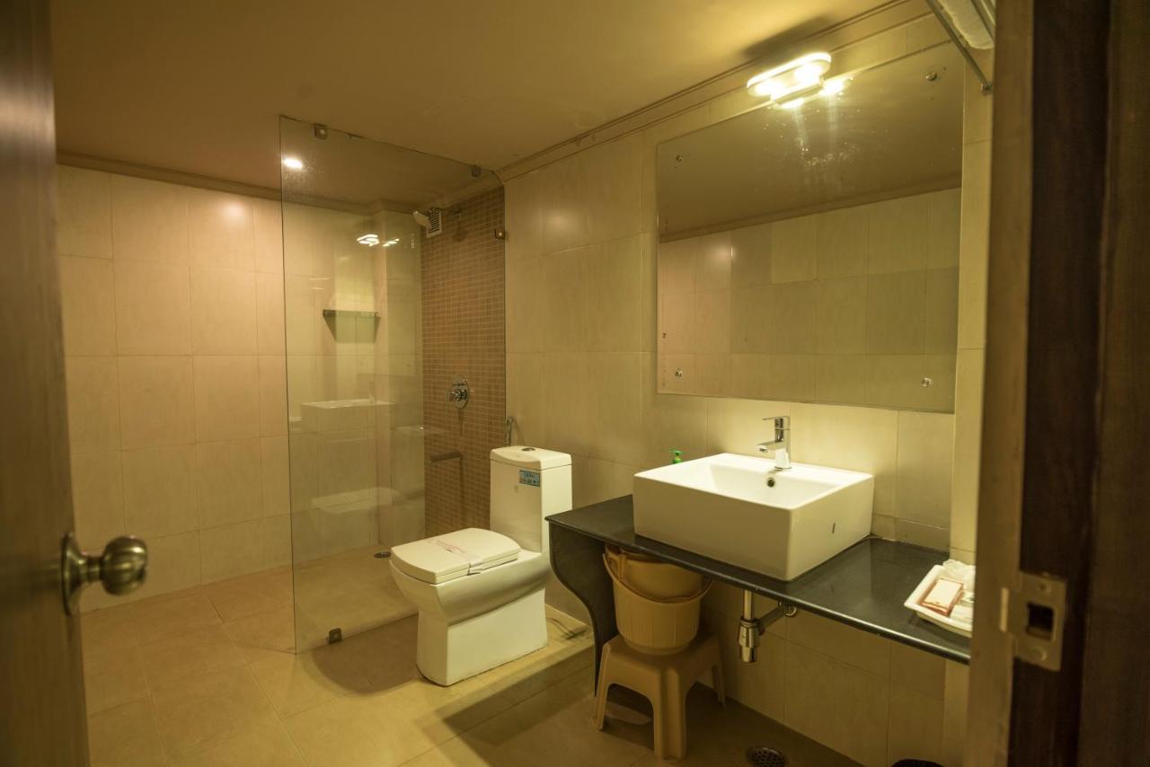 Palette Hotel Nisarga By Sunday Bhopal Esterno foto