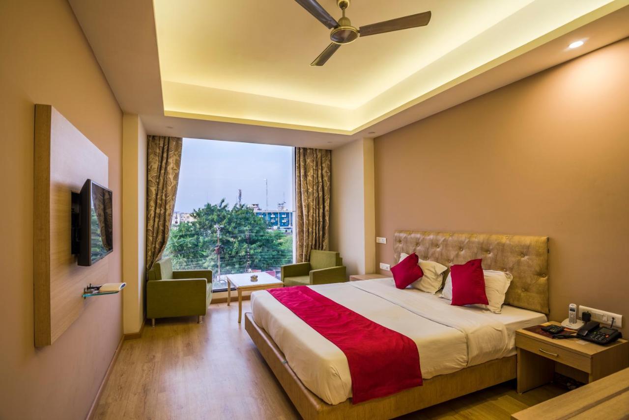 Palette Hotel Nisarga By Sunday Bhopal Esterno foto