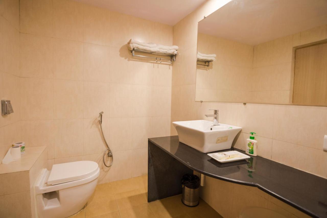 Palette Hotel Nisarga By Sunday Bhopal Esterno foto