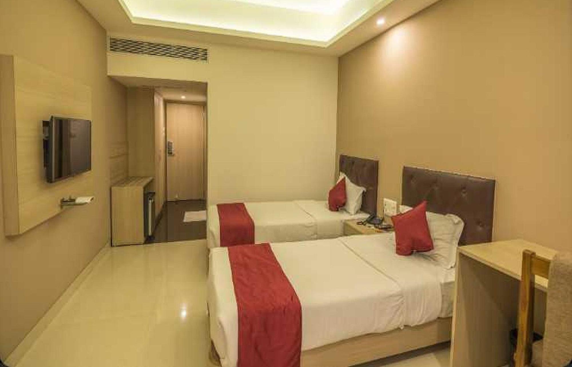 Palette Hotel Nisarga By Sunday Bhopal Esterno foto