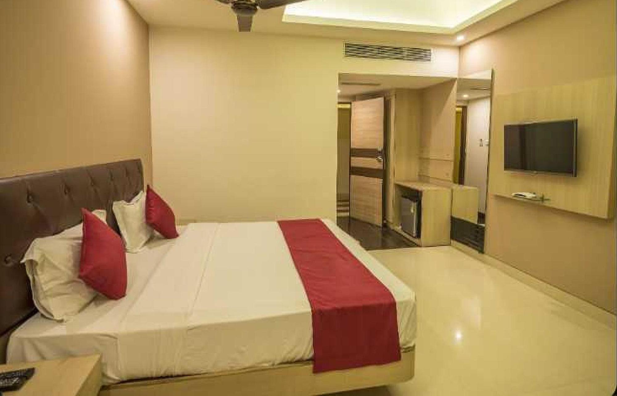 Palette Hotel Nisarga By Sunday Bhopal Esterno foto