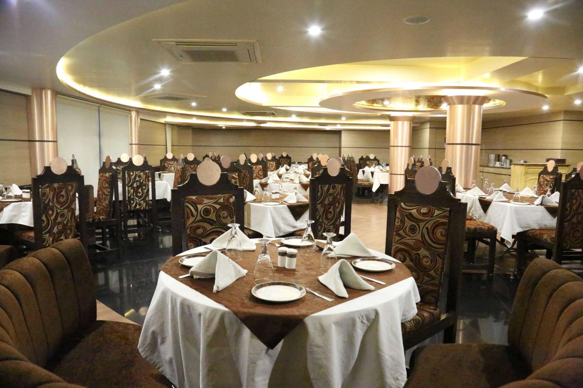 Palette Hotel Nisarga By Sunday Bhopal Esterno foto