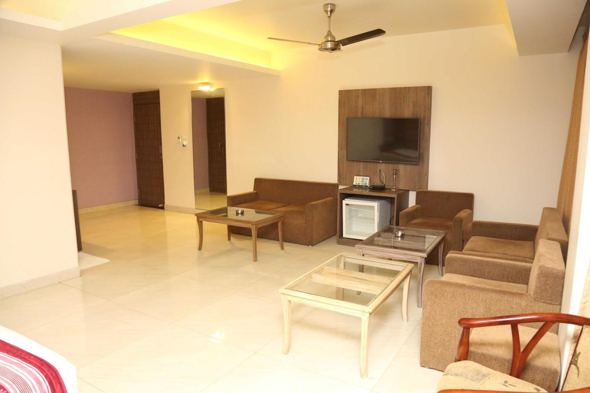 Palette Hotel Nisarga By Sunday Bhopal Esterno foto