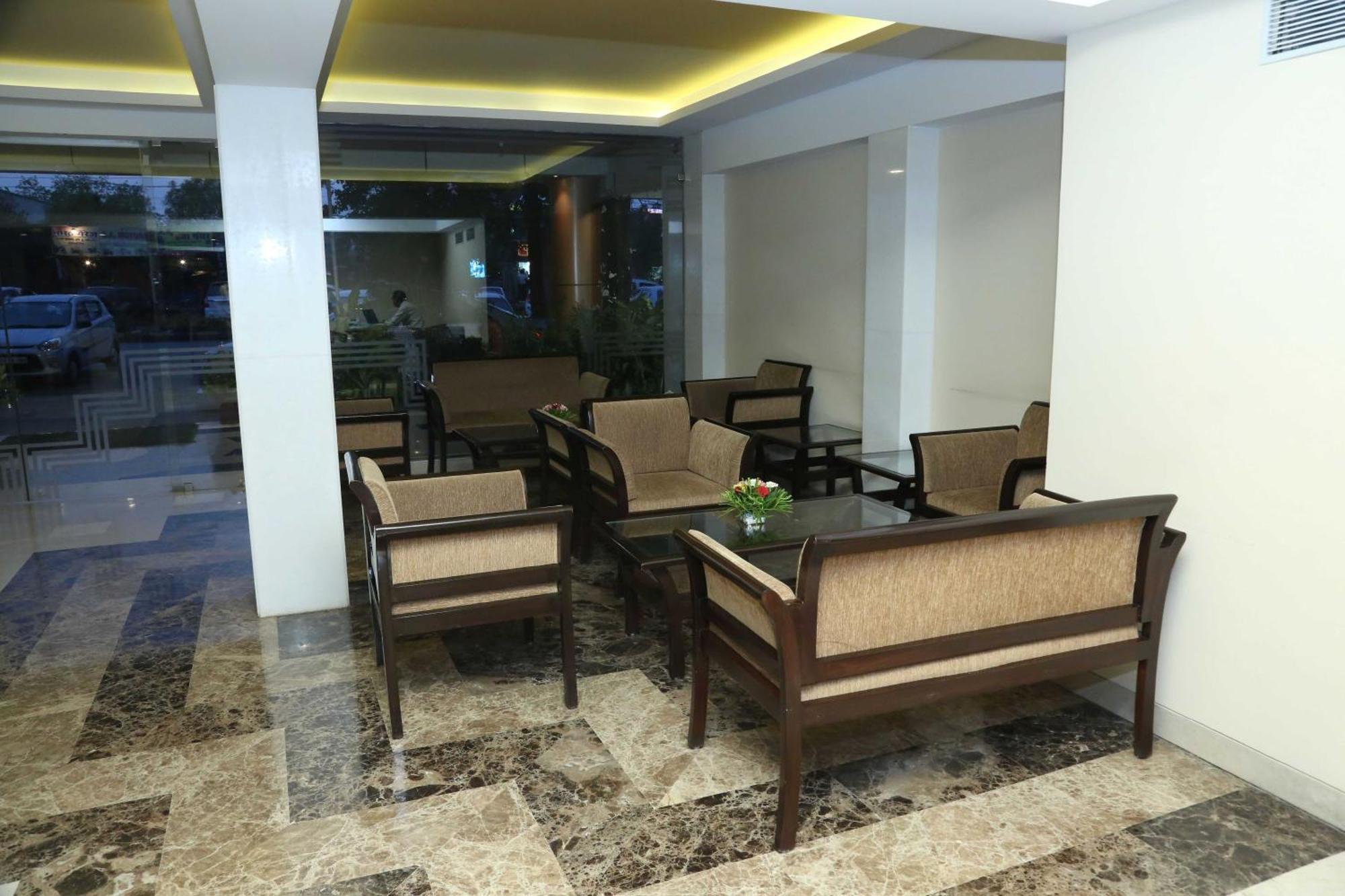 Palette Hotel Nisarga By Sunday Bhopal Esterno foto
