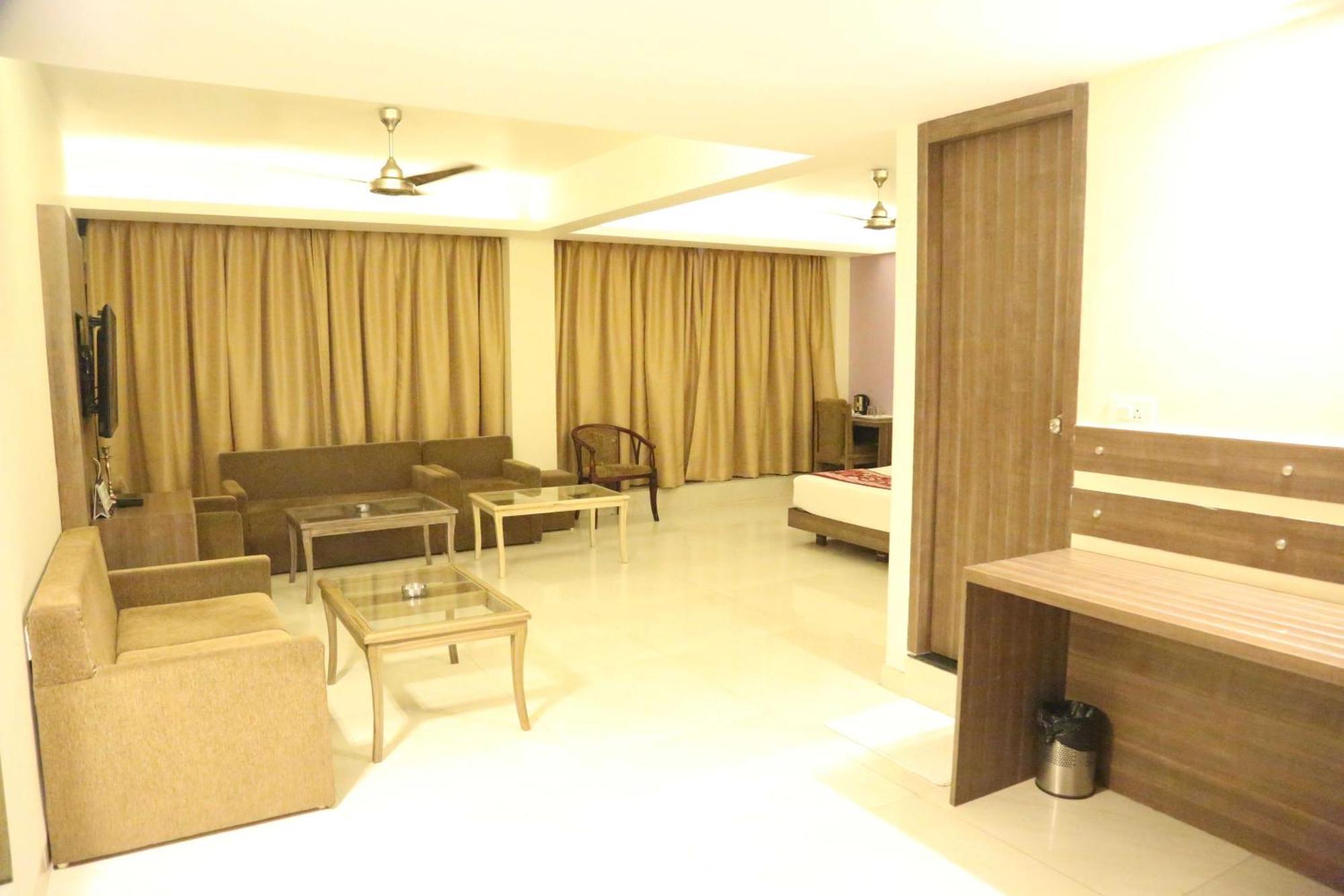 Palette Hotel Nisarga By Sunday Bhopal Esterno foto