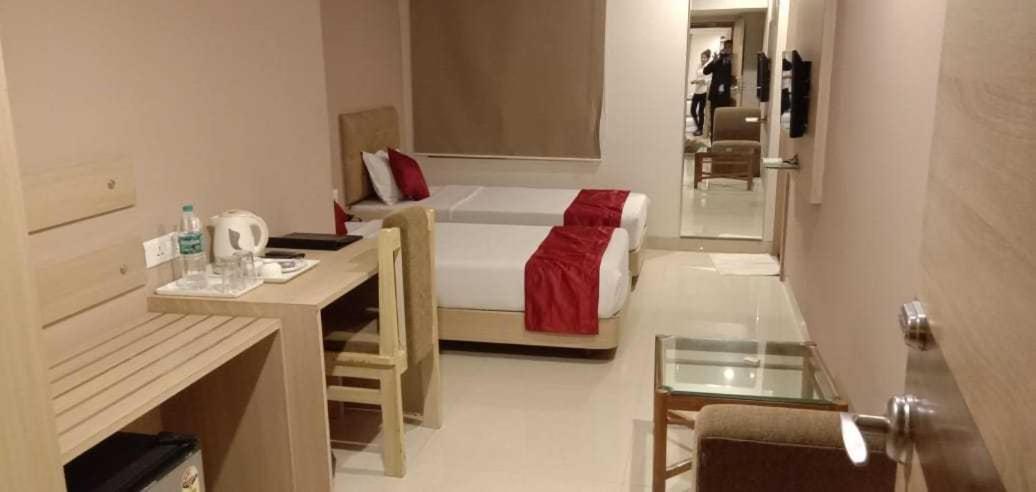 Palette Hotel Nisarga By Sunday Bhopal Esterno foto