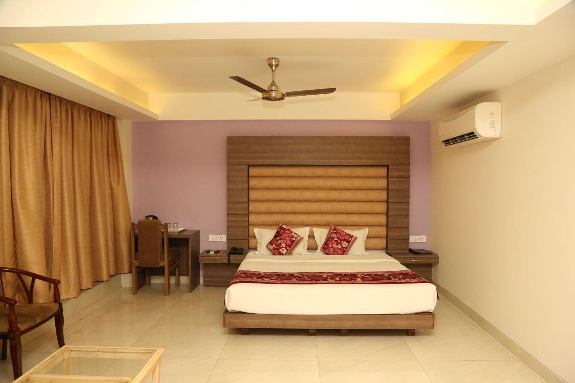 Palette Hotel Nisarga By Sunday Bhopal Esterno foto