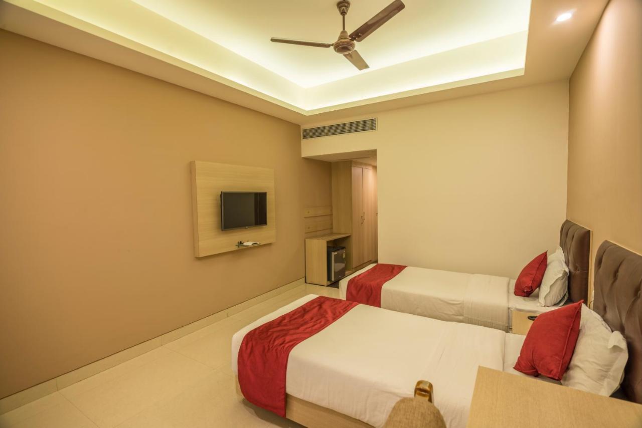 Palette Hotel Nisarga By Sunday Bhopal Esterno foto