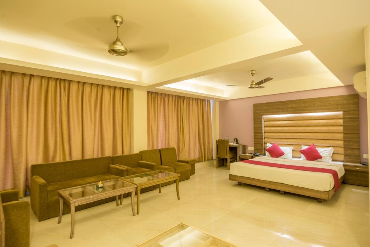 Palette Hotel Nisarga By Sunday Bhopal Esterno foto